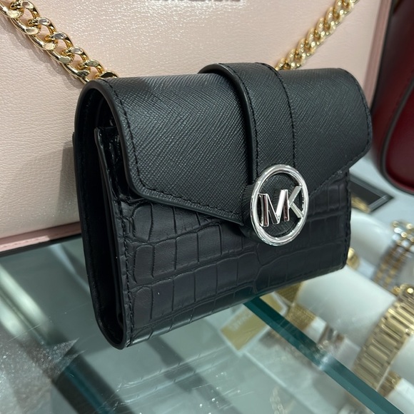 MICHAEL KORS CARMEN MEDIUM LOGO AND FAUX LEATHER WALLET BLACK
NWT - Picture 12 of 16